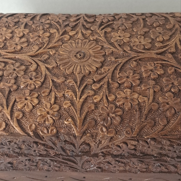 Beautiful Wooden Carved Jewellery/Decorative Box Made In India. - Picture 6 of 9